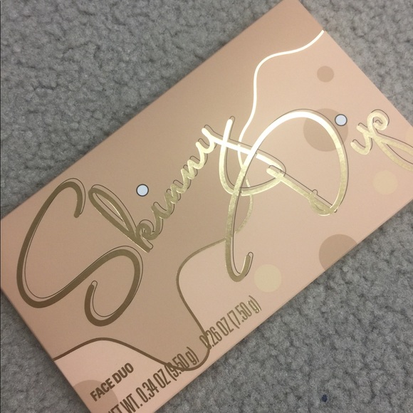 Eyeshadow Palette + Highlight & BroNzer - Picture 5 of 8